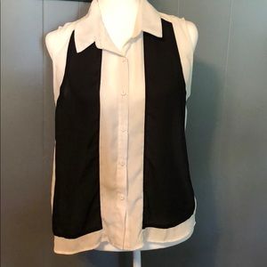 Sleeveless button up shirt